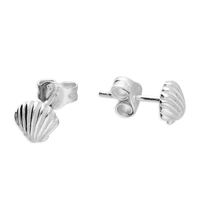 Silver clam shell design stud earrings